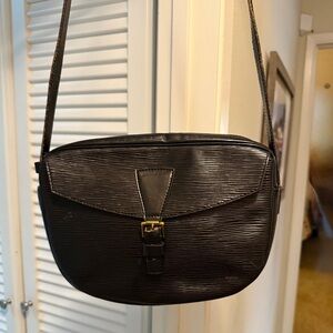 Elegant Louis Vuitton Black Epi Shoulder Bag